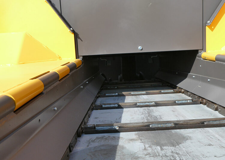 A higher scraper on the single conveyor ensures improved feeding capacity