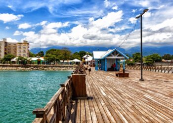 A new highway will connect the port city of La Ceiba in Honduras with the inland city of El Progreso – image courtesy of © Wirestock | Dreamstime.com