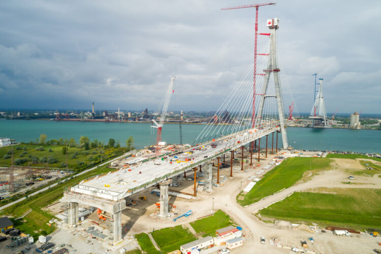 The Americans finished their tower ahead of the Canadians but the Canadian road deck (in foreground) stretching out across from the Canadian tower is ahead of the US deck (image courtesy WDBA)