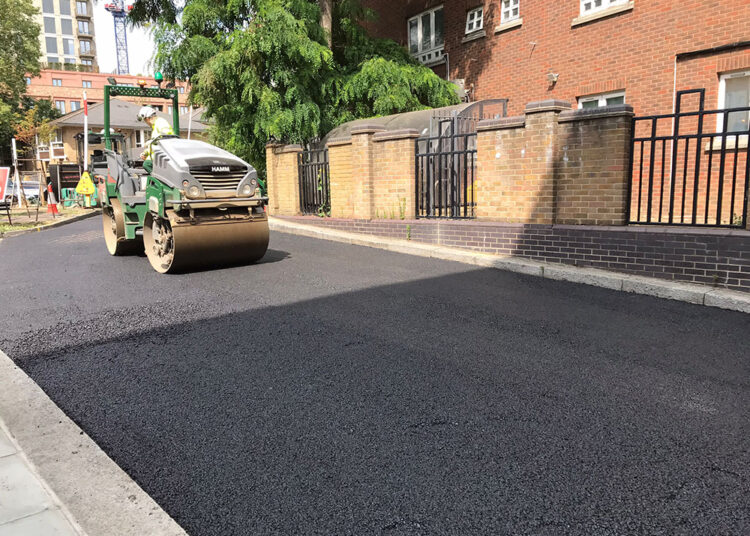 The proprietary mix from FM Conway was the combination of three specifications of the contractor's 14mm SureLayer E product with the addition of extra recycled aggregate (image courtesy FM Conway)