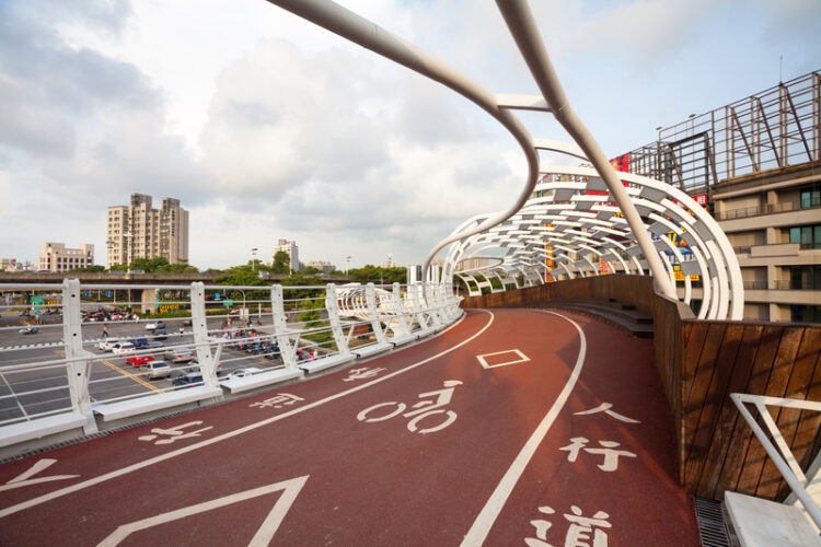 The Star of Cianjen Bike Bridge in Cianjhen, a district of Kaohsiung City (image © Anantachat/Dreamstime)