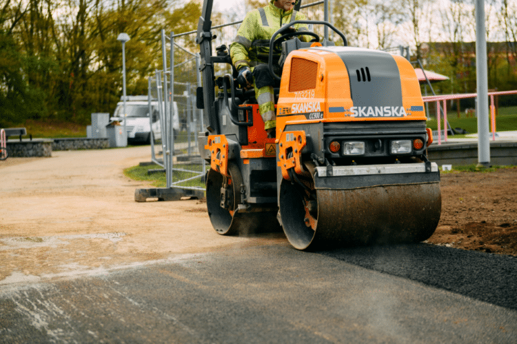 Skanska has carried out successful trials with Dynapac’s electric twin drum roller