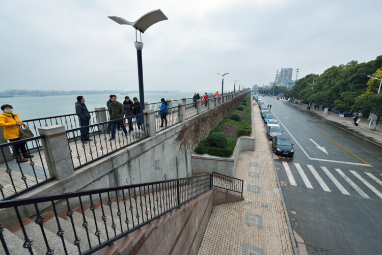 A new bridge will span the Yangtze River at Anqing, carrying both road and rail connections – image courtesy of © Xin Hua| Dreamstime.com
