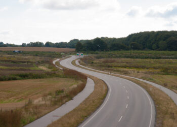 The current route 54 is basically a country road with cycle paths on both sides (image © Gestur Gislason/Dreamstime)