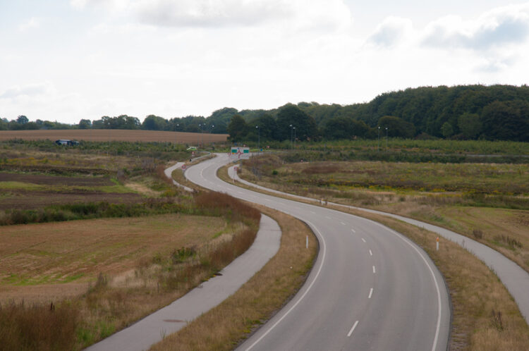 The current route 54 is basically a country road with cycle paths on both sides (image © Gestur Gislason/Dreamstime)
