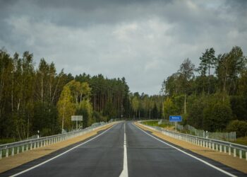 The nearly 18km-long bypass is part of the A7 Bauska Highway, one of Latvia’s busiest roads with an average daily traffic volume of 17,000 vehicles (image © Renars Koris/Latvian State Roads - LVC, Latvijas Valsts Celi)