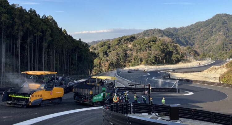 Machines from Wirtgen have been used for a race track project in Japan