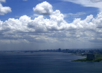 A new bridge link will cross Manila Bay in the Philippines – image courtesy of © Ragsac19 | Dreamstime.com