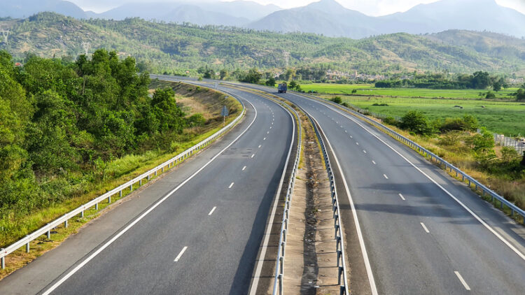 The Quang Ngai-Da Nang Highway is the longest section of Vietnam’s North-South Expressway (image © Duc Huy Nguyen/Dreamstime)