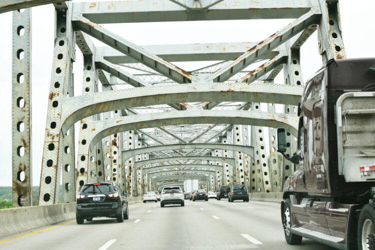 A new bridge will be built spanning the Ohio River alongside the existing Brent Spence Bridge – image courtesy of © Hannah Babiak| Dreamstime.com