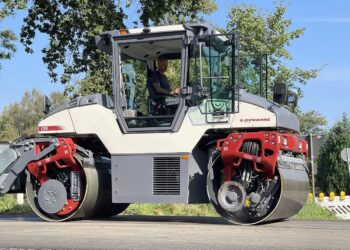 Dynapac CX9: the seismic system adjusts the frequency every 0.2 seconds