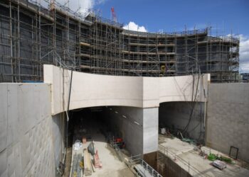 The 1.4km-long twin-bore tunnel have two lanes per tunnel with dedicated lanes for heavy goods vehicles and buses (image courtesy Riverlinx)