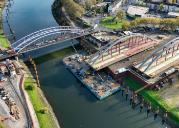 The Oberbürgermeister Karl Lehr Brücke (OBKL - Mayor Karl Lehr Bridge) over the Ruhr River (image courtesy Sarens)