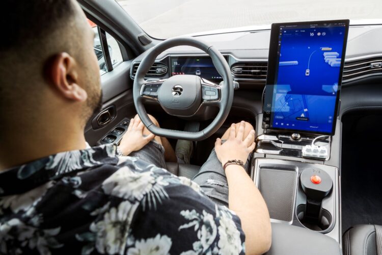 The decision on all driving maneuvers lies with the vehicle, although for safety there is always a driver on board during test operations (image courtesy Deutsche Bahn AG/RMV/Arne Landwehr)