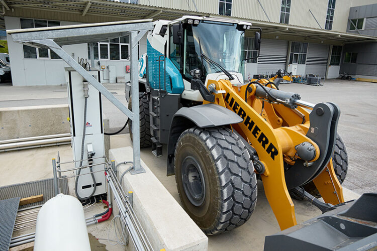 Liebherr has demonstrated its large wheeled loader fuelled by hydrogen in public for the first time