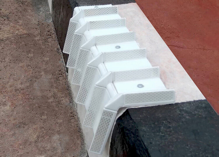 Tanattorn's Ripple Delineator comes in white, yellow, red and black (image courtesy Tanattorn)