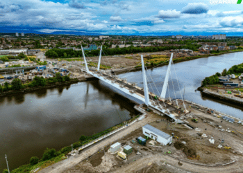 The cable stay system is similar to Scotland’s Queensferry Crossing bridge - a twin-leaf design with each leaf opening and closing horizontally (image courtesy Graham Construction)