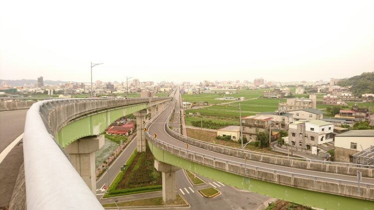 Work is due to widen a stretch of highway No1 in Taiwan, speeding transport to and from capital Taipei – image courtesy of © Rodel B| Dreamstime.com