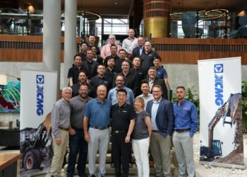 Yang Dongsheng (centre, front row) is chairman of Chinese construction machinery firm XCMG and has revealed his plans