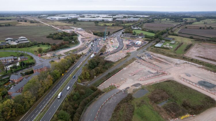 Xxx A new bridge is being built for the A38 route in the UK due to the H2S rail project