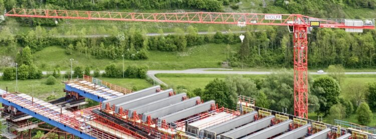 Porr owns a large WOLFF pack: the rental of additional components, the production of special parts and special static calculations are all part of Wolffkran’s service portfolio (image ©Jürgen Pollak)