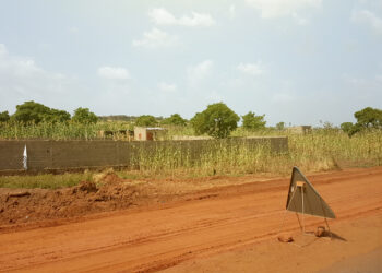 Asphalt good; red dirt bad (image © Ifeelstock/Dreamstime)