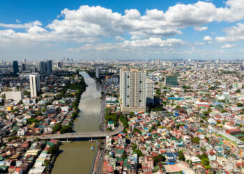 Transport to and from Manila will be improved with the construction of two new tolled expressways – image courtesy of © Mary Grace Varela| Dreamstime.com