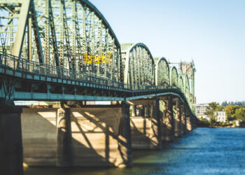 Tolling will provide a portion of the funding for the new I-5 bridge between Washington State and Oregon – image courtesy of © Shane Cotee| Dreamstime.com