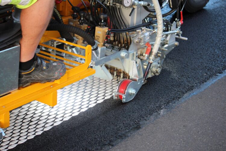 The Danish Road Directorate is in the process of replacing all lane markings on Danish motorways with Geveko Markings’ unique thermoplastic marking applied in a droplet-shaped pattern (image courtesy Geveko Markings)
