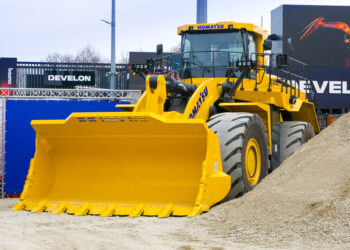 Komatsu’s new WA700 wheeled loader
