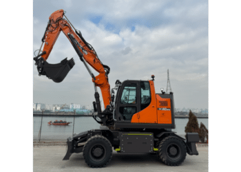 Develon’s prototype electric wheeled excavator offers long battery life