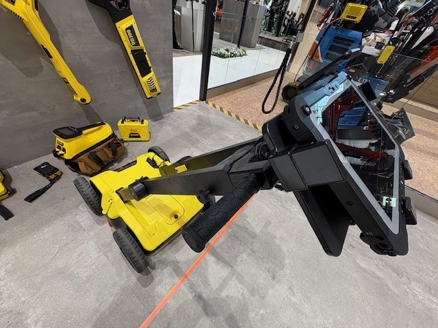 No ordinary lawnmower: utilities can’t hide from Leica Geosystem’s DSX detection solution