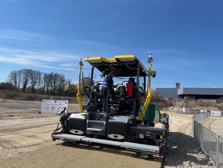 The Vögele machine that uses Trimble technology