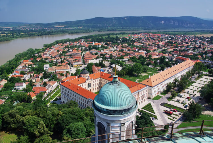 Border crossings and transport connections between Hungary and Slovakia are being upgraded or added to – image courtesy of © Cosmin Constantin Sava| Dreamstime.com