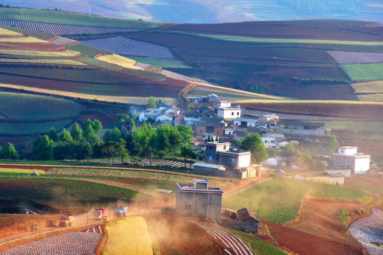 A new bridge spannng the Red River will improve transport between China’s Yunnan Province and Vietnam’s Lao Cai Province© Raywoo| Dreamstime.com