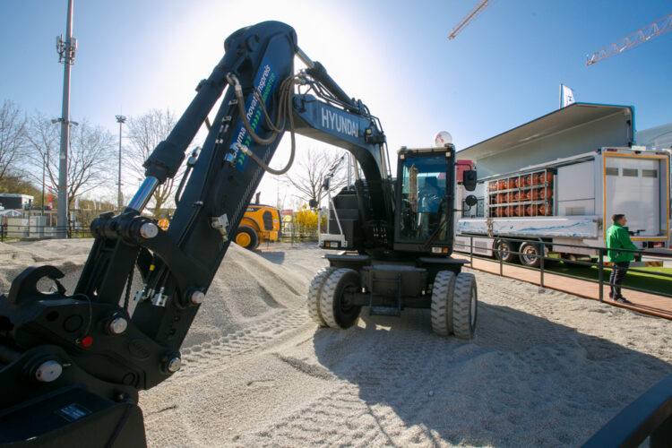 Hyundai’s prototype HW155H hydrogen fuel-cell- powered wheeled excavator