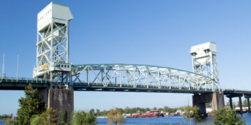 The current bridge was built in 1969 and is becoming functionally obsolete, according to the North Carolina Department of Transportation. Image: © Amy Dover/Dreamstime.com