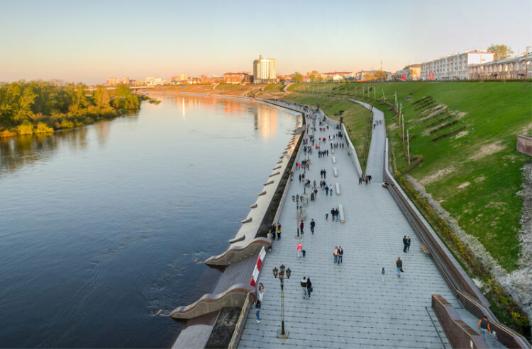 The motorway bridges crosses the Tumen river. Image: © Pavel Stolyarenko/Dreamstime.com