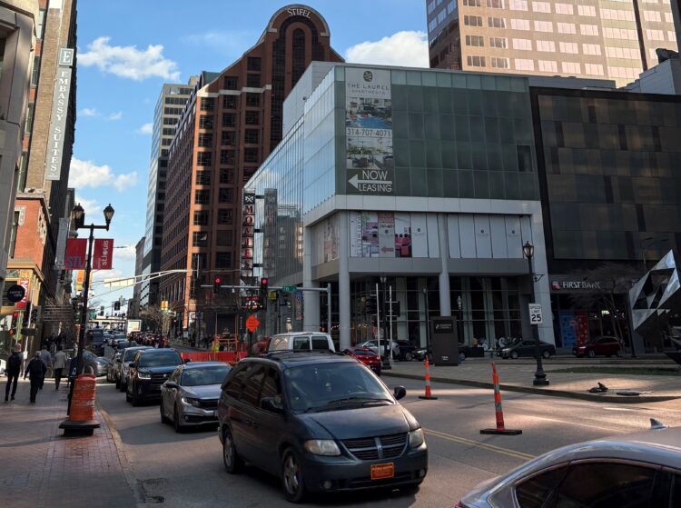 Transport for St Louis Missouri will be improved with work to upgrade a road connection to the west of the city