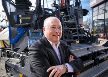 Jean-Claude Fayat says that the FAYAT Group strikes a balance between contracting and manufacturing