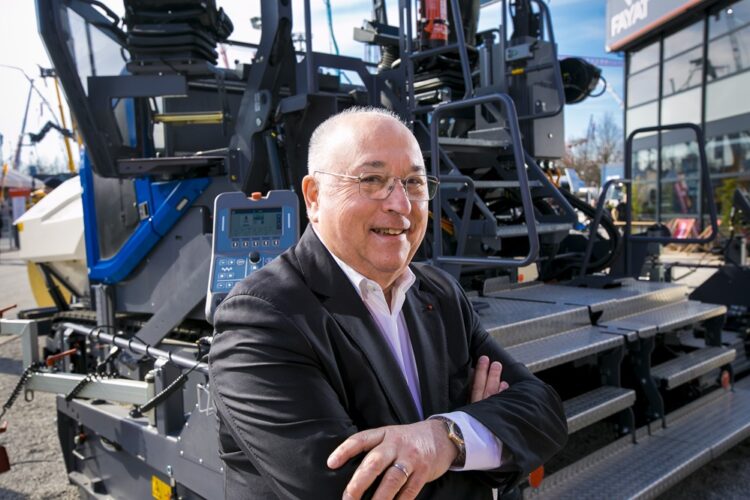 Jean-Claude Fayat says that the FAYAT Group strikes a balance between contracting and manufacturing