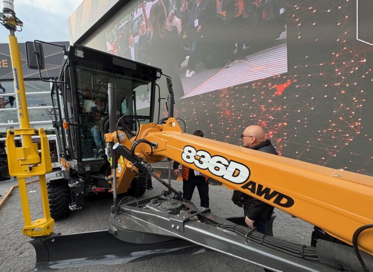 CASE’s D series motor graders - 836D and 856D - come with both electro-hydraulic joystick controls or mechanical levers