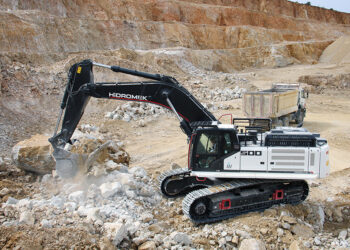 Hidromek 500CLHD H4 crawler excavator at work in a quarry