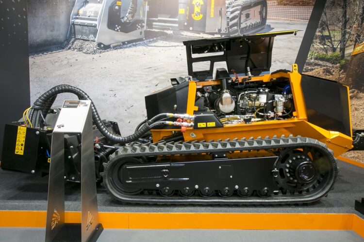 The RCU 75, fitted with road planer attachment