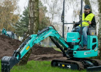 Sunward says the SWE 20FE has exceptional digging forces of over 9.4kN (bucket) and almost 5.8kN (arm). Image courtesy Sunward