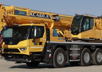 XCMG’s hybrid XCA60_EV all-terrain crane