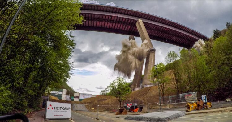 The concrete Rahmedetal Bridge near the town of Luedenscheid was closed to all traffic in December 2021 and eventually demolished in a controlled explosion in May 2023 (image courtesy Autobahn Gmbh)