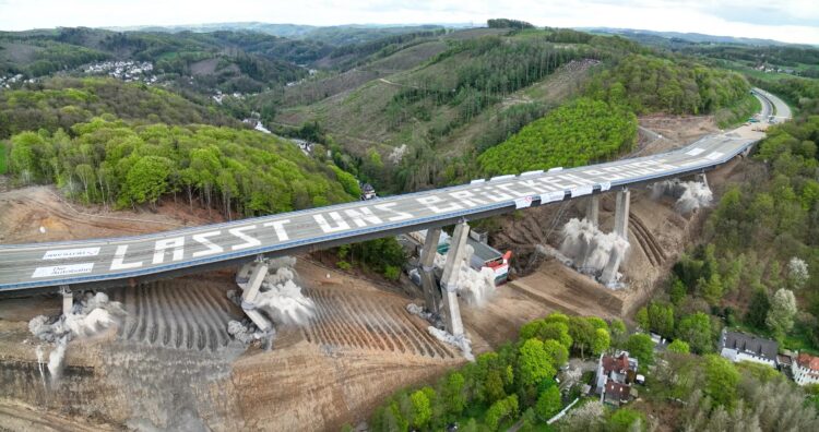 The concrete Rahmedetal Bridge near Luedenscheid was demolished in a controlled explosion in May 2023 (image courtesy Autobahn Gmbh)