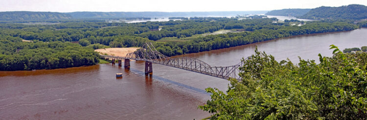 The Black Hawk Bridge linking Iowa and Wisconsin is set to be demolished – image courtesy of © HodagMedia| Dreamstime.com