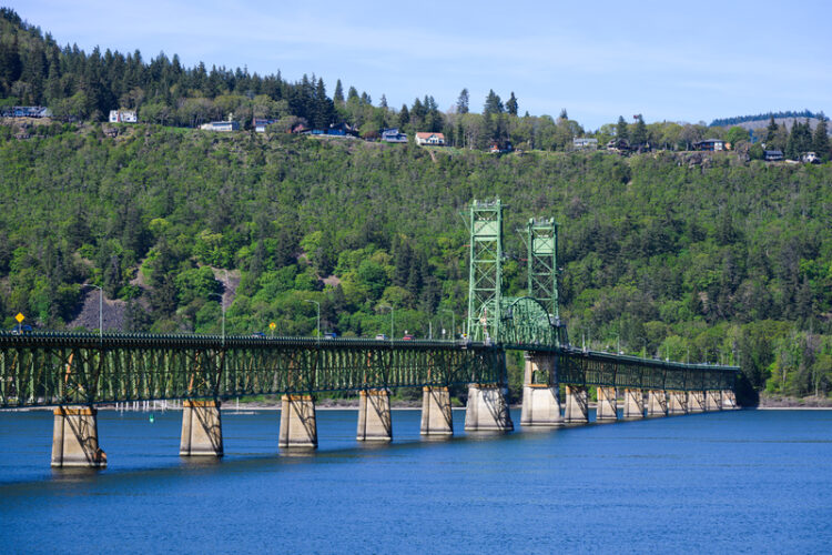 Replacing the functionally obsolete Hood River-White Salmon Bridge spanning the Colombia River between Interstate 84 in Oregon State and State Route 14 in Washington State will cost $1.12 billion – image courtesy of © Iandewarphotography| Dreamstime.com